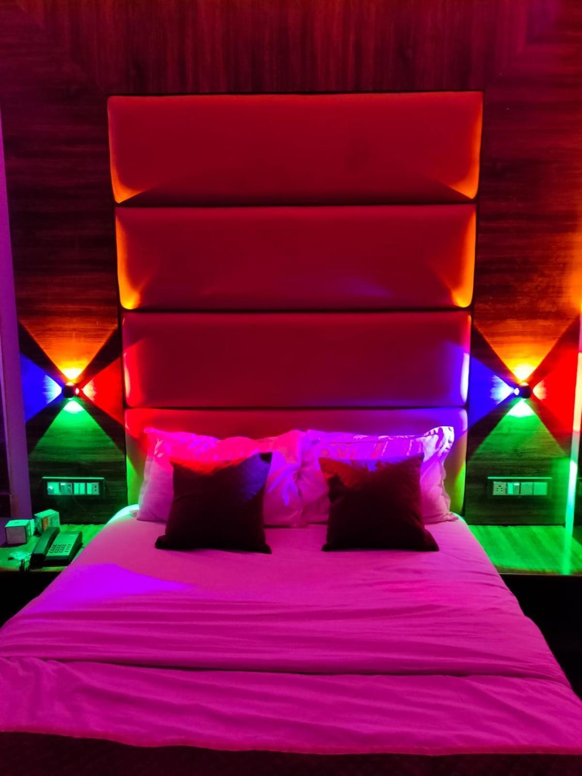Hotel Blue Wellington - Near Mumbai Airport Εξωτερικό φωτογραφία