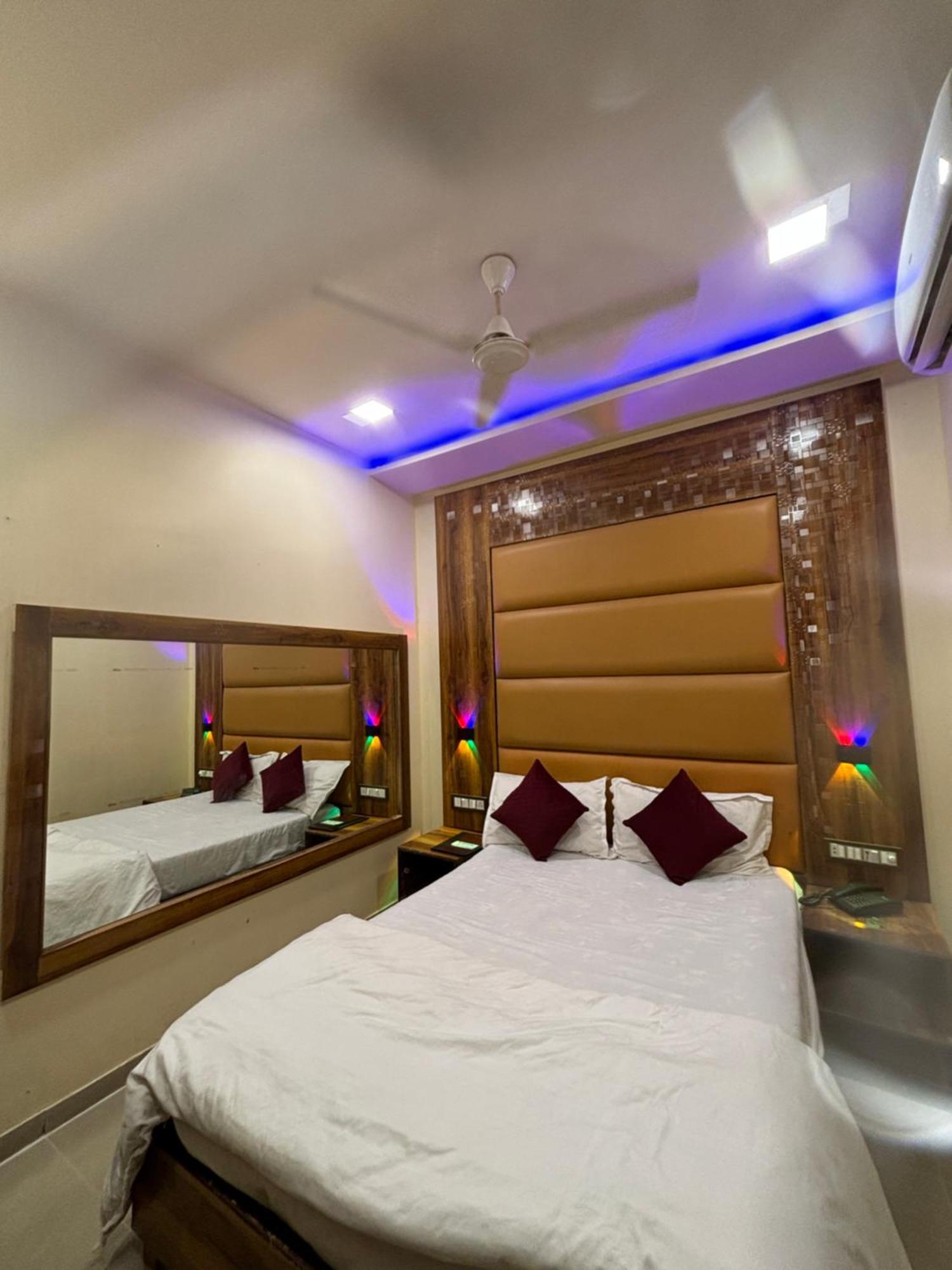 Hotel Blue Wellington - Near Mumbai Airport Εξωτερικό φωτογραφία